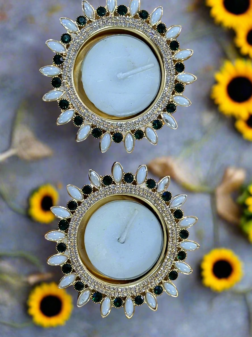 Green/white sunflower shaped Candles